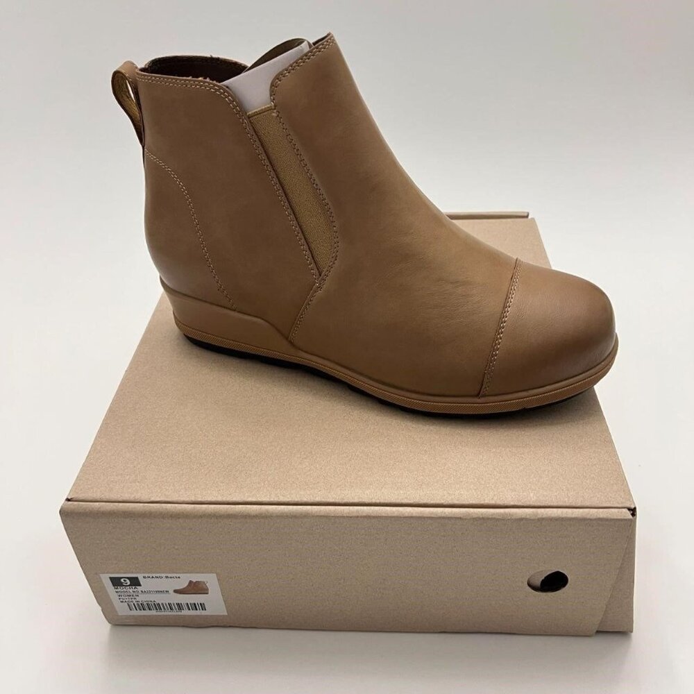Bacia Women's Mocha Tan Cap Toe Ankle Boots Size 9 Synthetic Leather Low Wedge H
